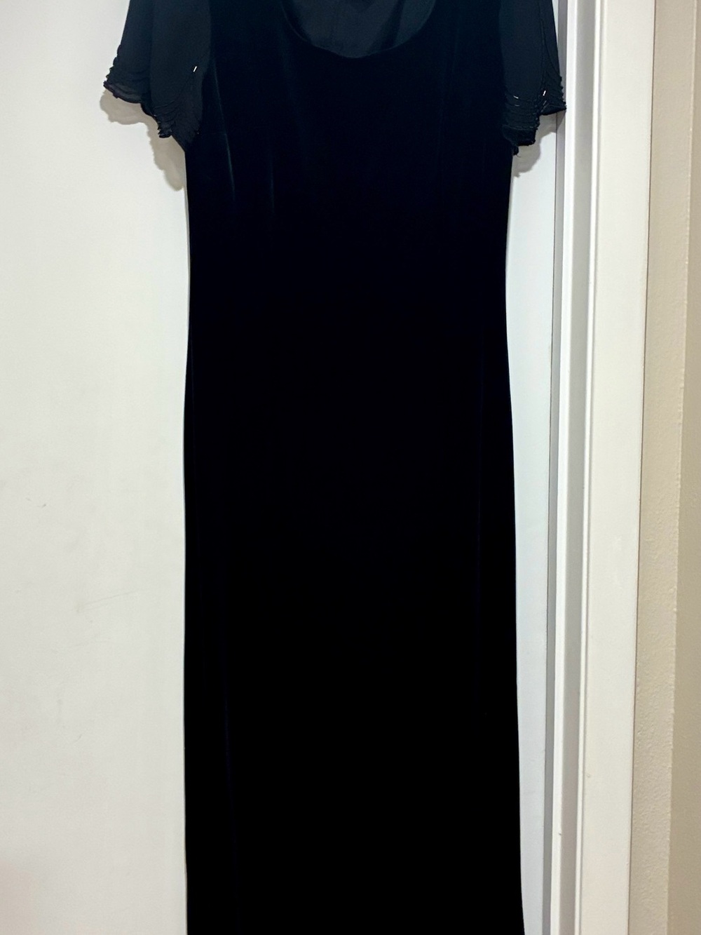 Donna Morgan Black Velvet Dress with Back Button Detail Size 10
